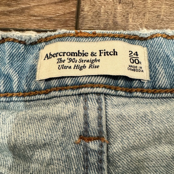 Abercrombie & Fitch The 90’s Straight Ultra High Rise - Picture 3 of 3